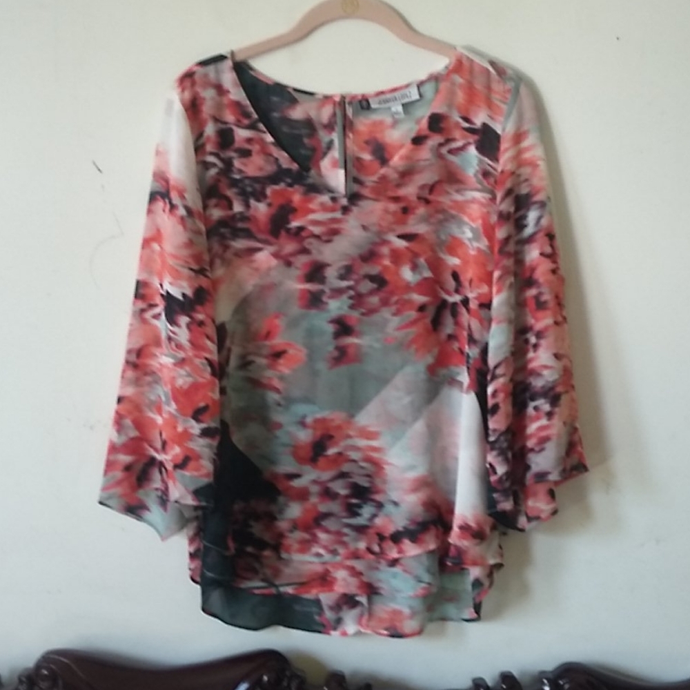 Jennifer Lopez in Women's tops Sz Small